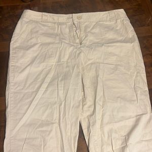 Size 18 beige capris